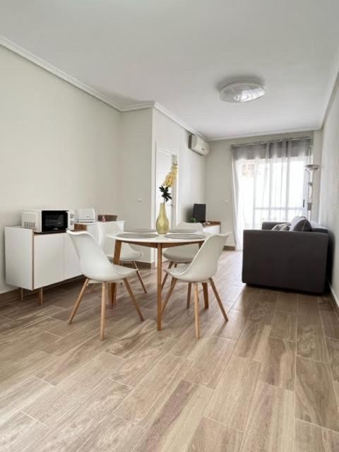 Apartmán Eb By Zanis Torrevieja Exteriér fotografie